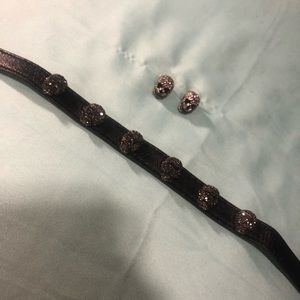 betsey johnson skull choker & matching earrings